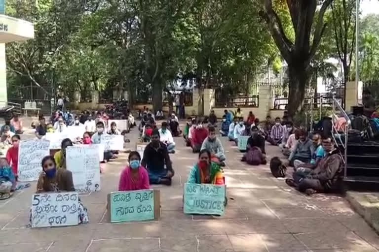 5th-day-of-pu-lectures-over-night-protest