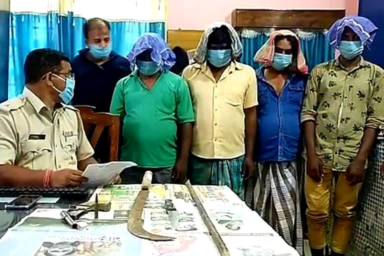 four_anisocials_arrested_with_fire_arms_inmalda_west_bengal