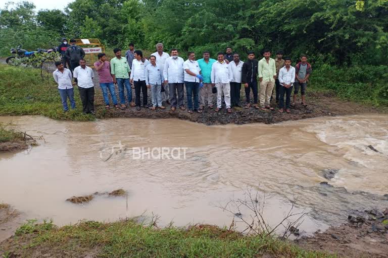 athani congresss leaders visited doni lake