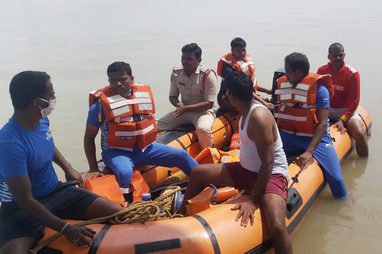 పెన్నాలో వ్యక్తి కోసం ముమ్ముర గాలింపు చర్యలు