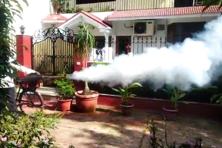 councilor manoj mehlawat do fogging and sanitization at vasantkunj in delhi