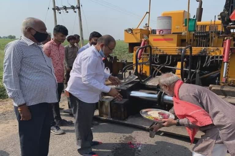 ધંધુકાના વર્ષોથી બિસ્માર રસ્તાઓનું થશે નવીનીકરણ, સરકારે રૂ. 2 કરોડની ગ્રાન્ટ ફાળવી