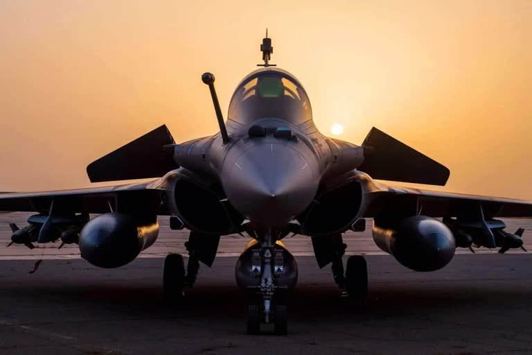 Indian Air Force Rafale  China border Rafale ladakh  France Rafale Ambala IAF  ഇന്ത്യൻ വ്യോമസേന  റാഫേൽ യുദ്ധവിമാനങ്ങൾ  രണ്ടാം ബാച്ച് റാഫേൽ യുദ്ധവിമാനങ്ങൾ  ഡസ്സോൾട്ട് ഏവിയേഷൻ  ഫ്രഞ്ച് സർക്കാർ  ഇന്ത്യ സർക്കാർ