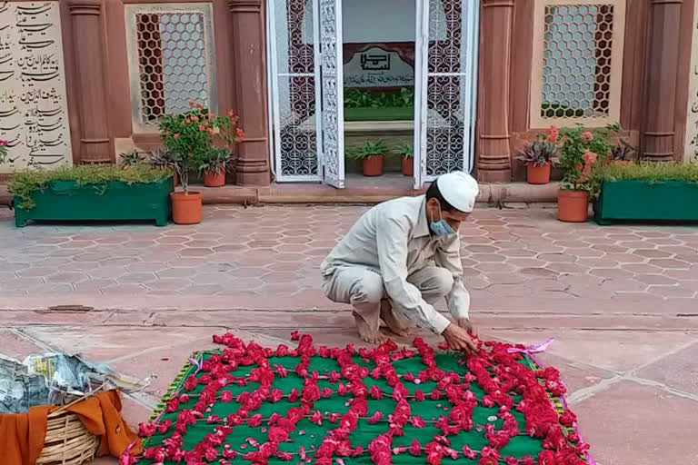 وائس چانسلر پروفیسر طارق منصور سرسید احمد خان کے مزار پر چادر پوشی کریں گے