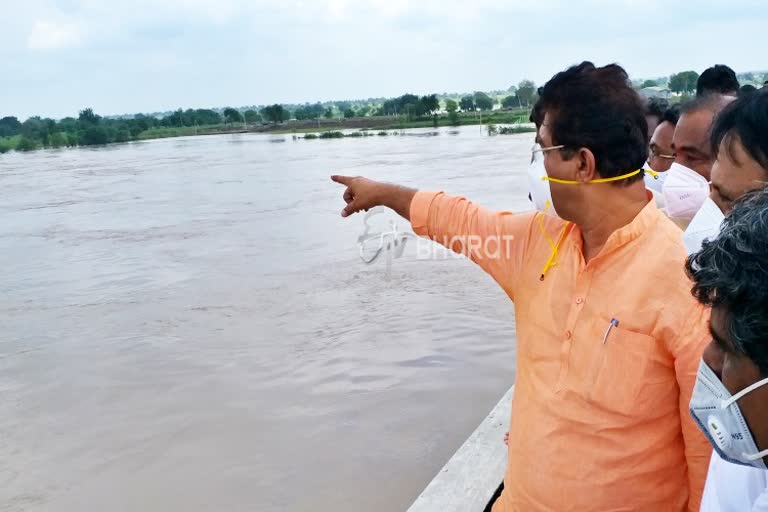 minister R ashok visit to flood area in Kalaburgi