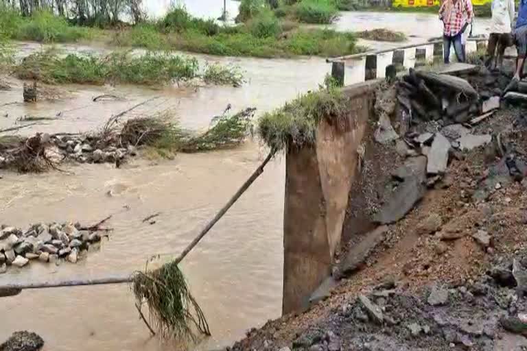 gadag-hectares-of-farmland-destroyed-by-continuous-rainfall