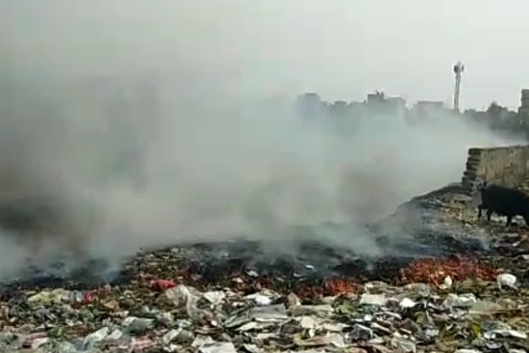 Fire in garbage pile