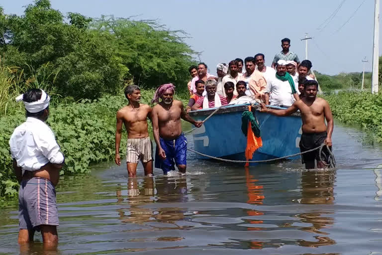 Protection of villagers caught in the Bhima river flood