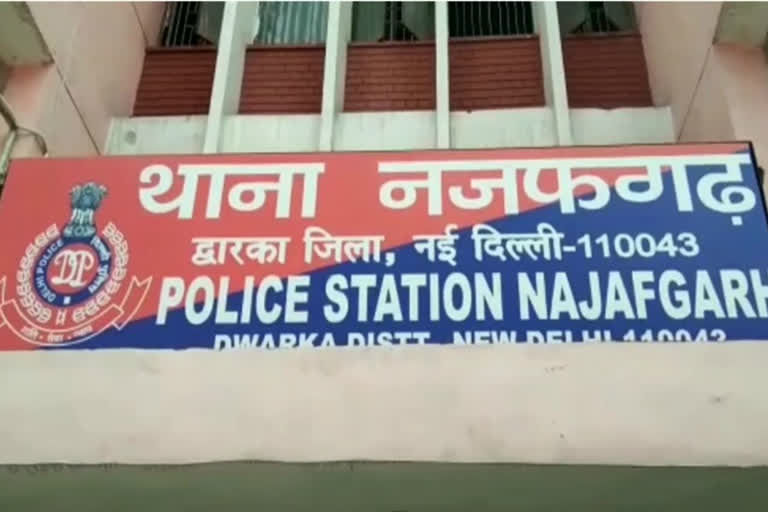 Najafgarh police arrested criminal involved in robbery and burglary