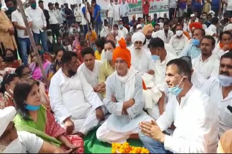 congress-protest-against-the-agricultural-laws-in-rudrapur