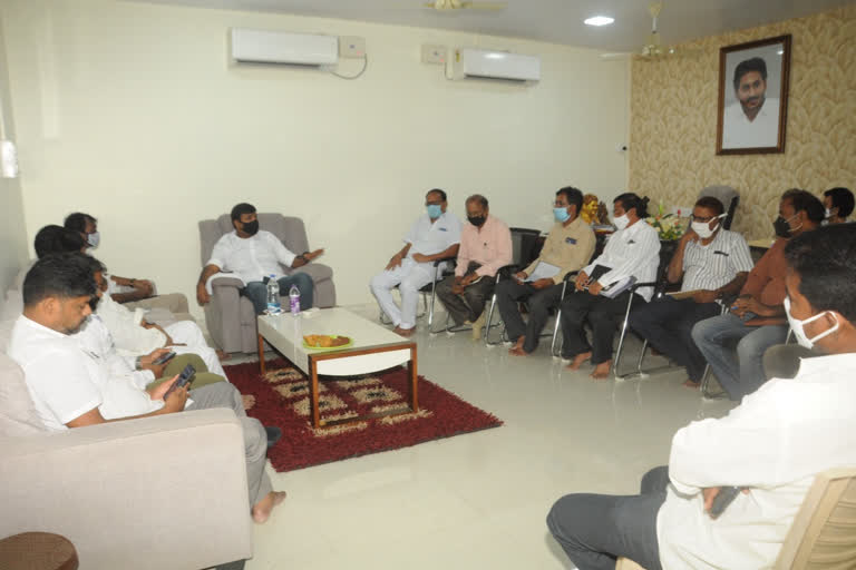 anakapalli mla amarnath reddy review on mana badi nadu - nedu works