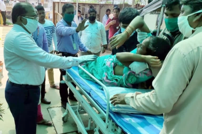 Collector Imtiaz Ahmed save a woman life at edupugallu Krishna District