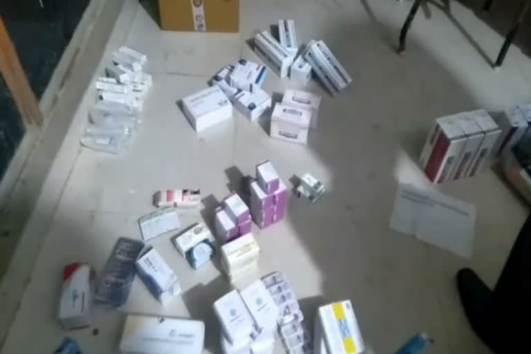 Drug department raided a house in Ghaziabad and recovered a huge amount of illegal medicines