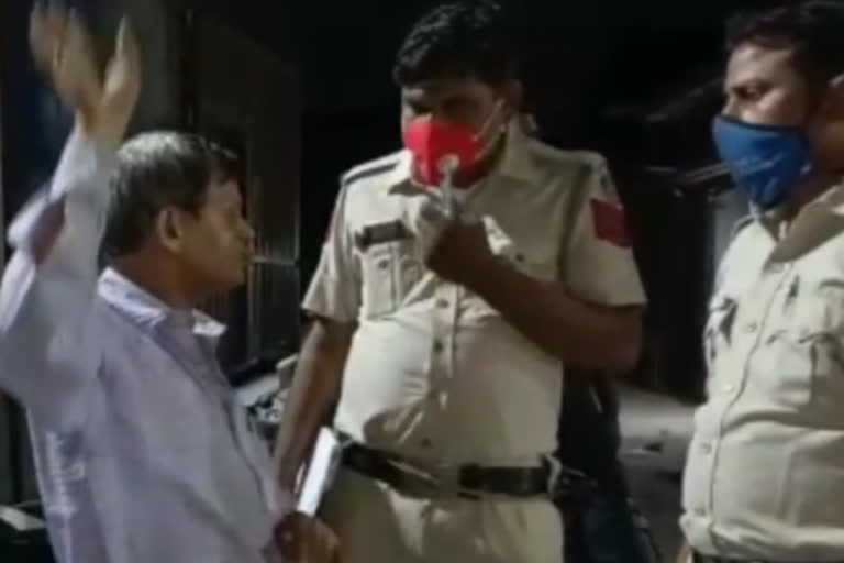 snatching with doctor in swaroop nagar nathupura