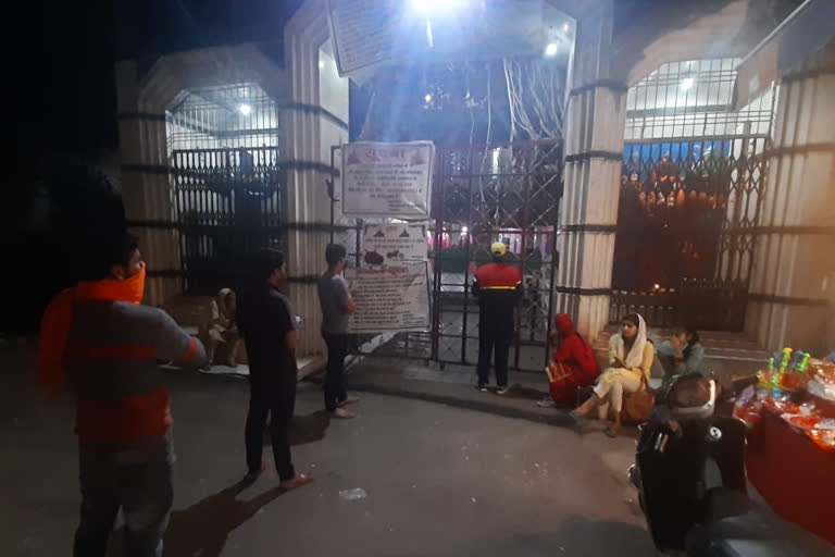 Devotees gathered till late night in Nabahi Devi temple