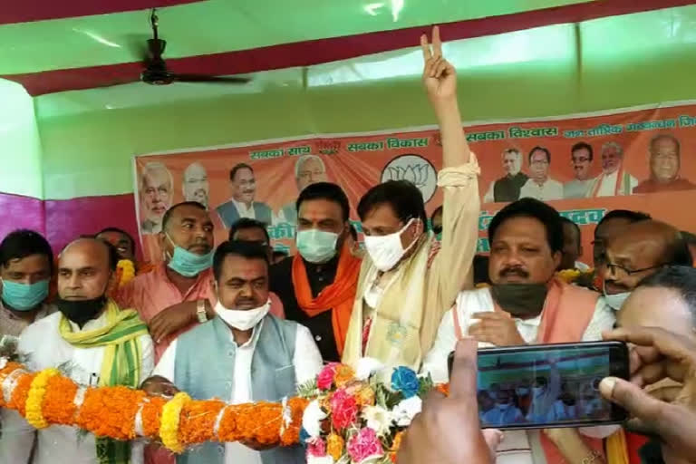 nityanad rai in election rally at rohtas, नित्यानंद राय ने नीतीश कुमार को बताया "विकास पुरुष