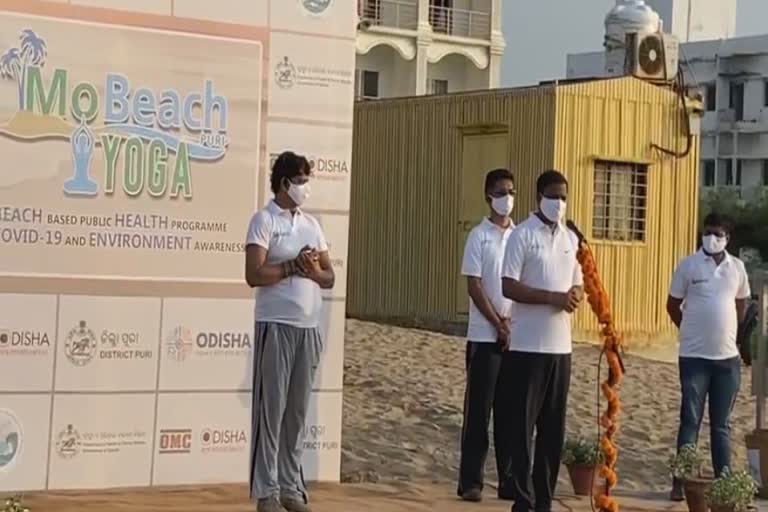 closing ceremony of puri mo beach yoga program