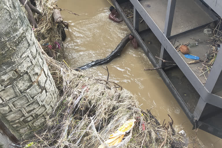 doors of aurad sha barrage could not be closed and all water was carried away