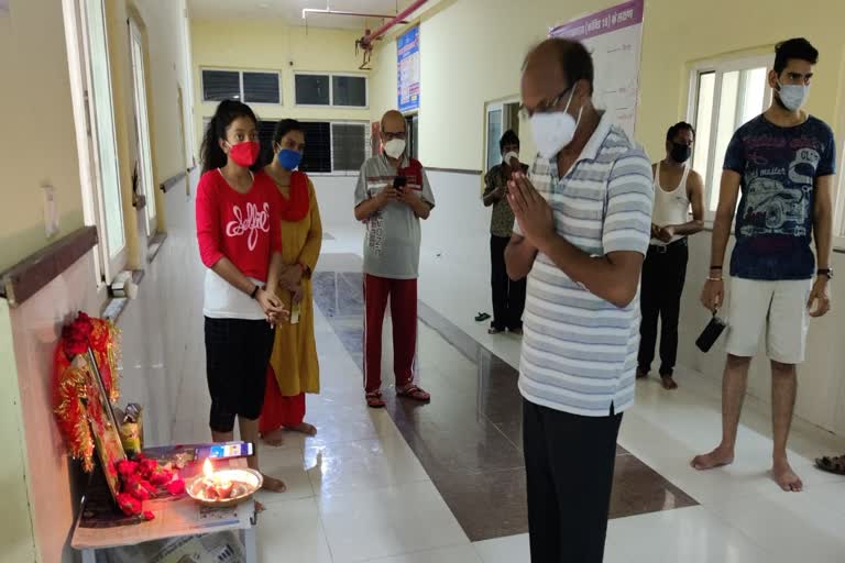 Statue installation in Kovid ward, Statue installation in Navratri