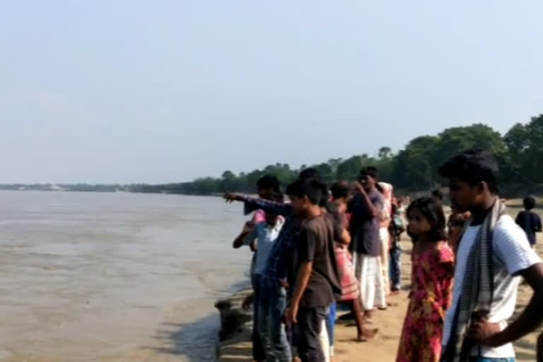 two_still_missing_after_drowned_in_ganga_river