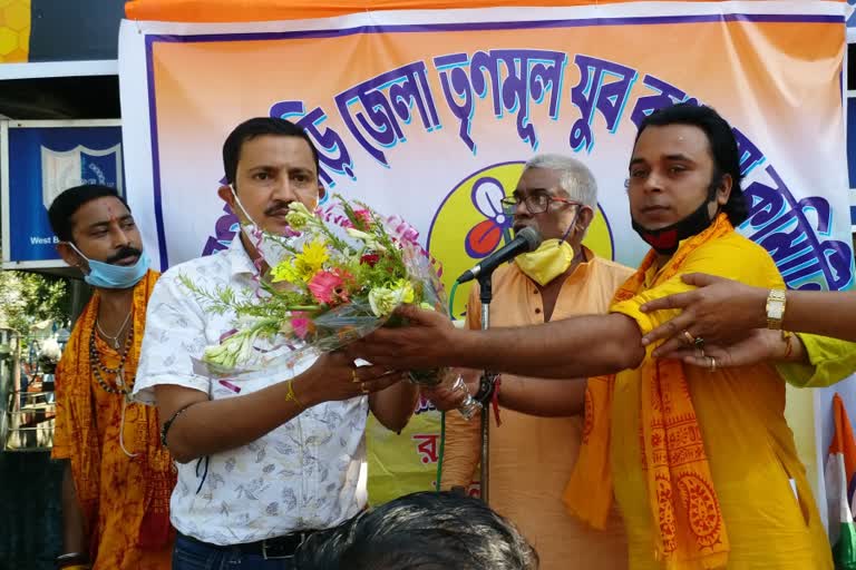 Jalpaiguri priests join trinamool congress