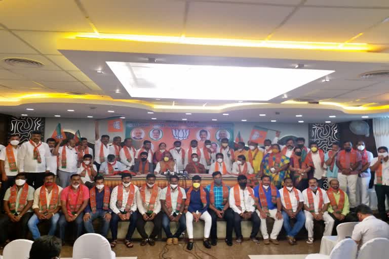 Cong Corporaters Joined BJP In RR Nagar