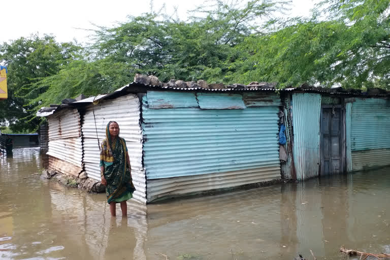 siravala-village-sunk-by-flood