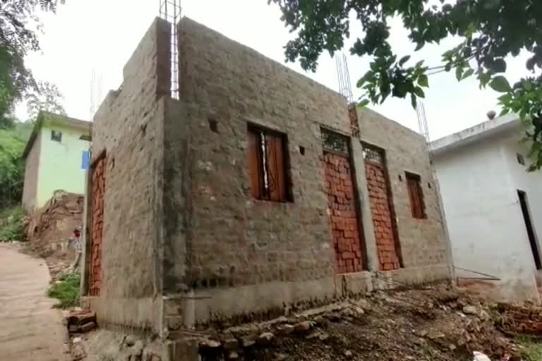 Home entry in incomplete houses of PM residence