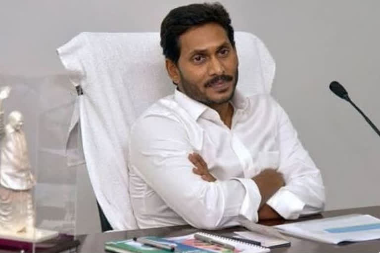 నూతన ఇసుక విధానంపై సీఎం జగన్ సమీక్ష