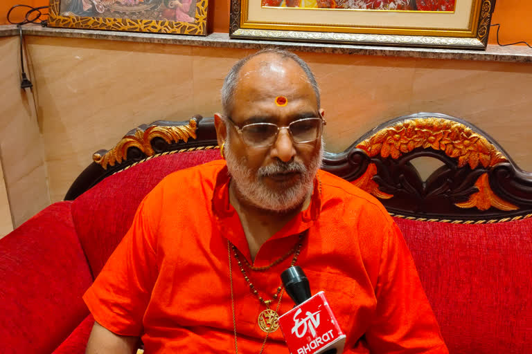 mahant of kalkaji temple talk to etv bharat over navratri 2020 3rd day