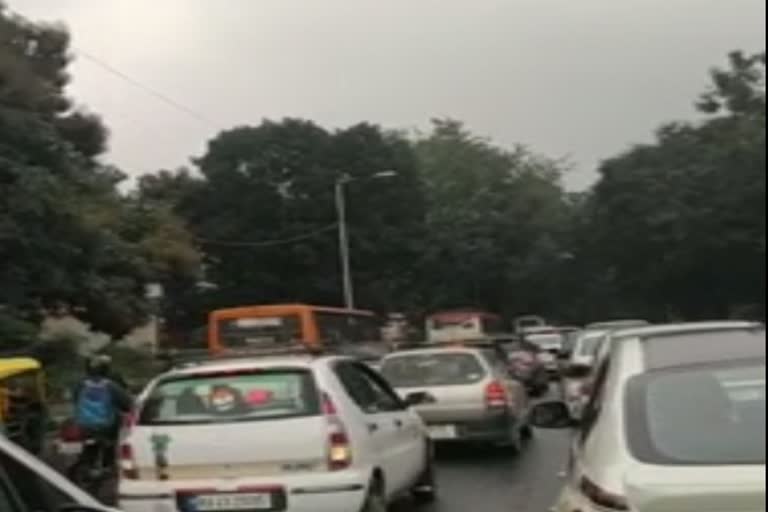 Heavy traffic jam in bengaluru