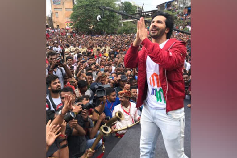 Varun Dhawan thanked fans