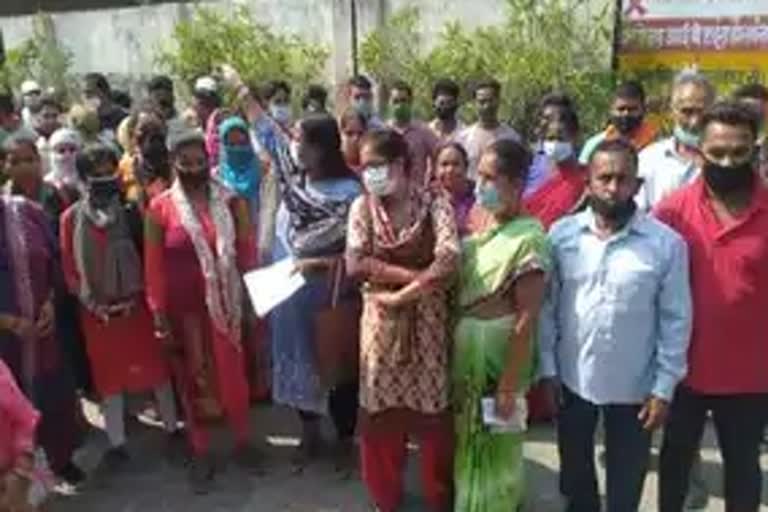 bindu-khatta-villagers-troubled-by-bullying-of-female-policemans-family