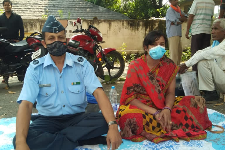 air force soldier sitting on strike in giridih