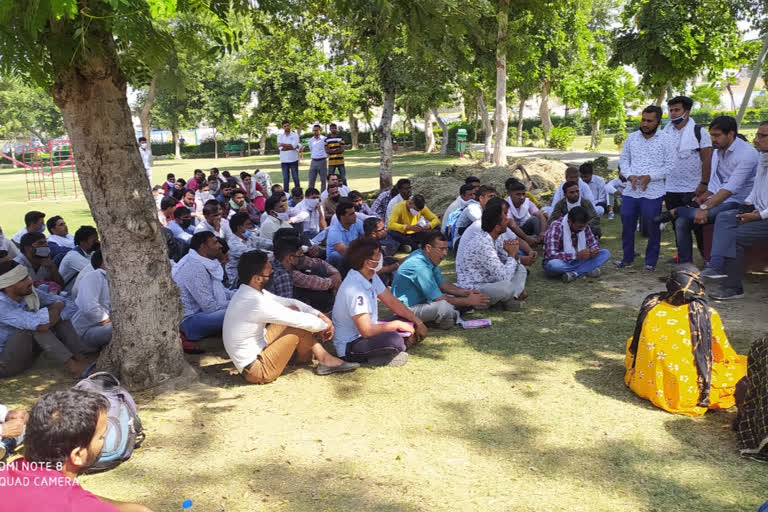 sports employee protest in sirsa