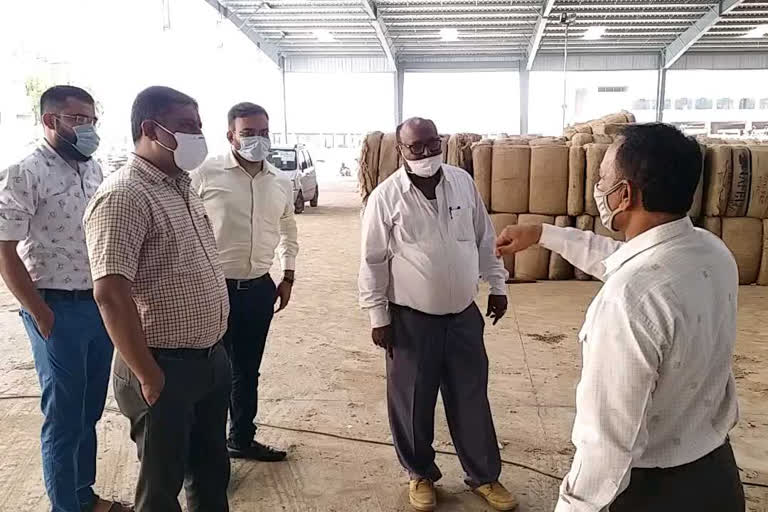 Purchasing of groundnuts