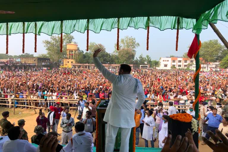 massive crowd in tejasvi yadav bihar election rally