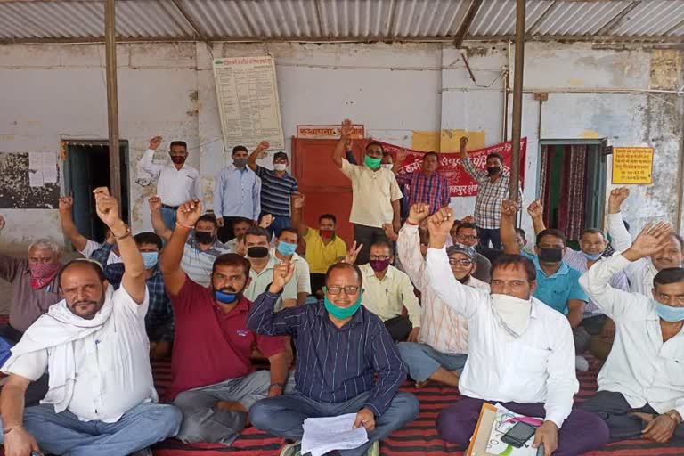 Roadways employees demand khatima