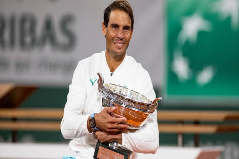 Rafael Nadal to play Paris Masters as he eyes another piece of tennis history