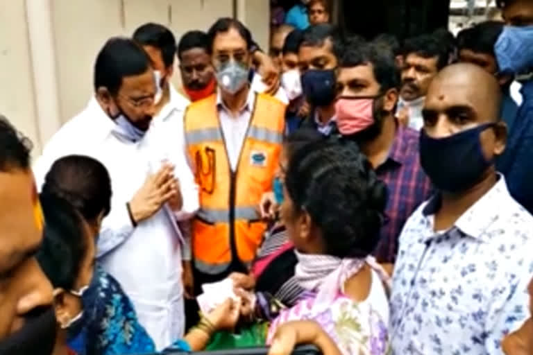 mla danam nagendar visited flood effected areas at basheerbagh