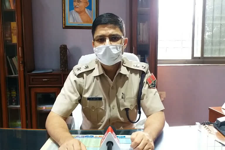 डीसीपी ईस्ट पर एफआइआर, FIR on DCP East