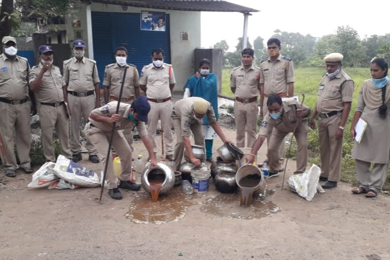 thorruru police attack on illegal alcohol making centers on various thandas in danthalapally