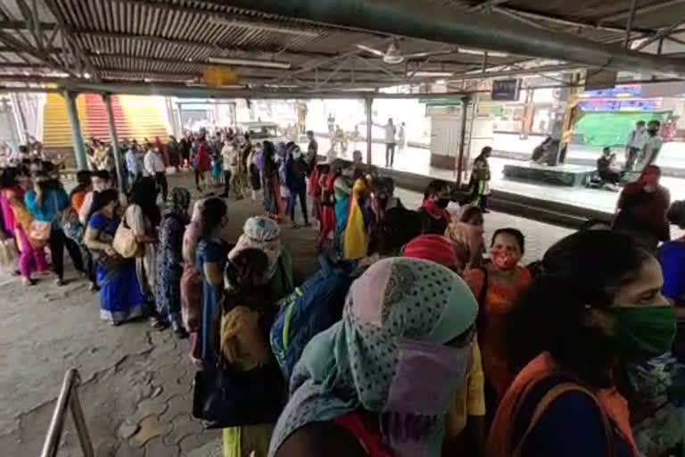 WOMENS RUSHING AT TICKET COUNTERS