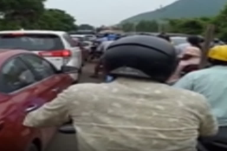 Traffic Jam in Visakha-Pendurthy Highway