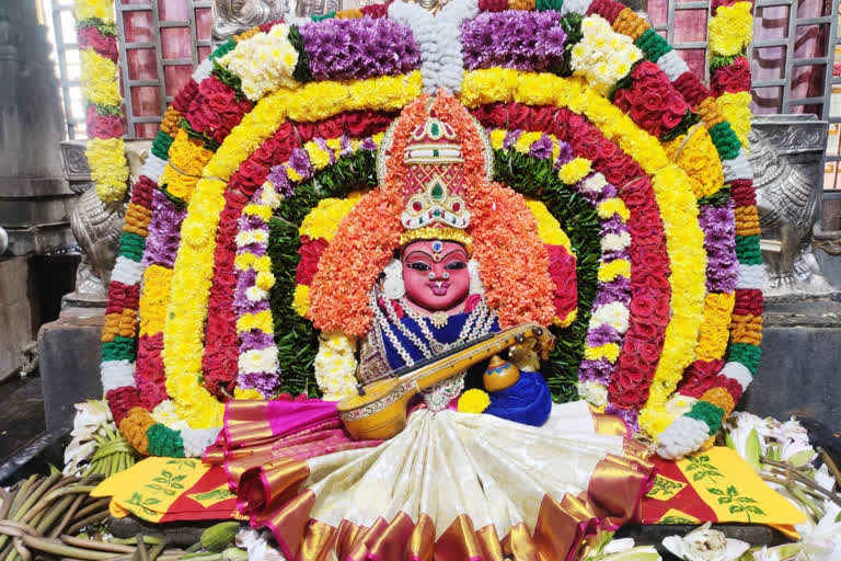 Rajasyamala Ammavaru appeared as Mahasaraswati in Visakha Saradapith