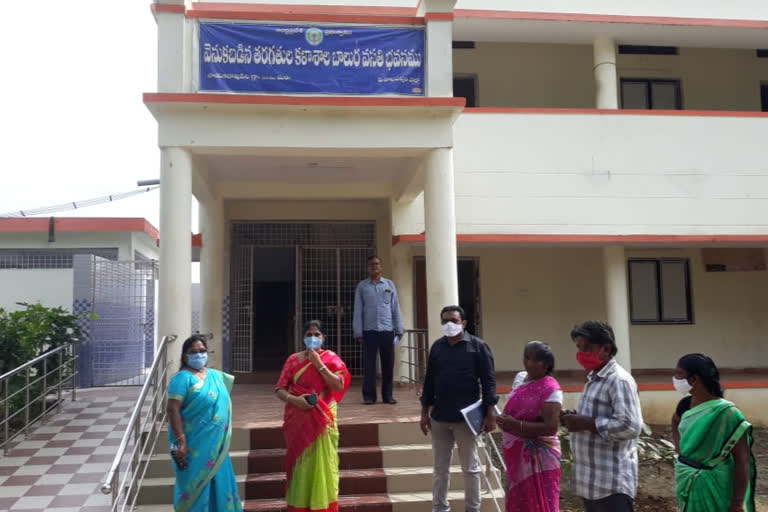 vishaka District Welfare Department DD inspecting BC student dormitory