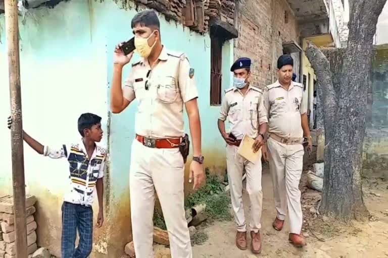 देवघर में पुलिस की छापेमारी