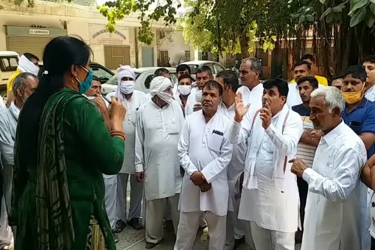 villagers protest in front of health department regarding water problem in hisar