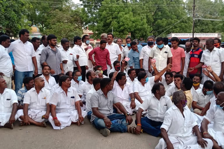 Case registered against 602 people including DMK and AIADMK MLAs in Thoothukudi