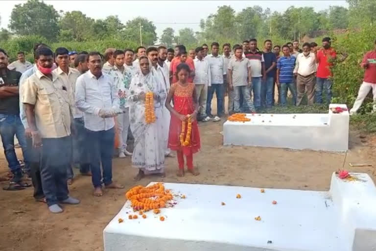 tribute paid to martyr ajit and dhananjay